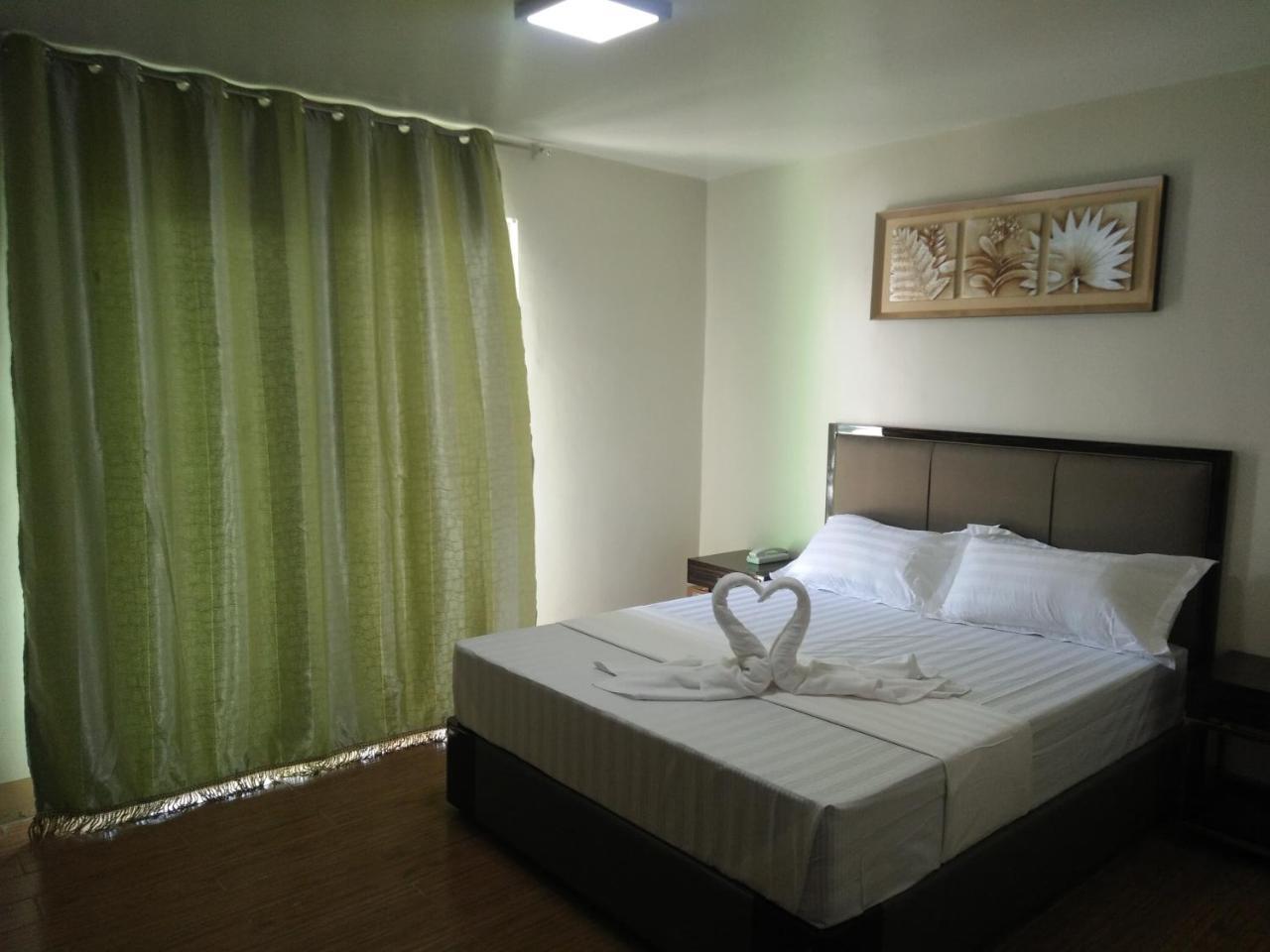 Meaco Royal Hotel - Batangas City Buitenkant foto