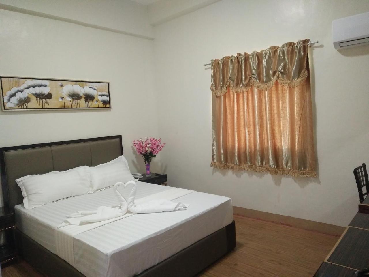 Meaco Royal Hotel - Batangas City Buitenkant foto