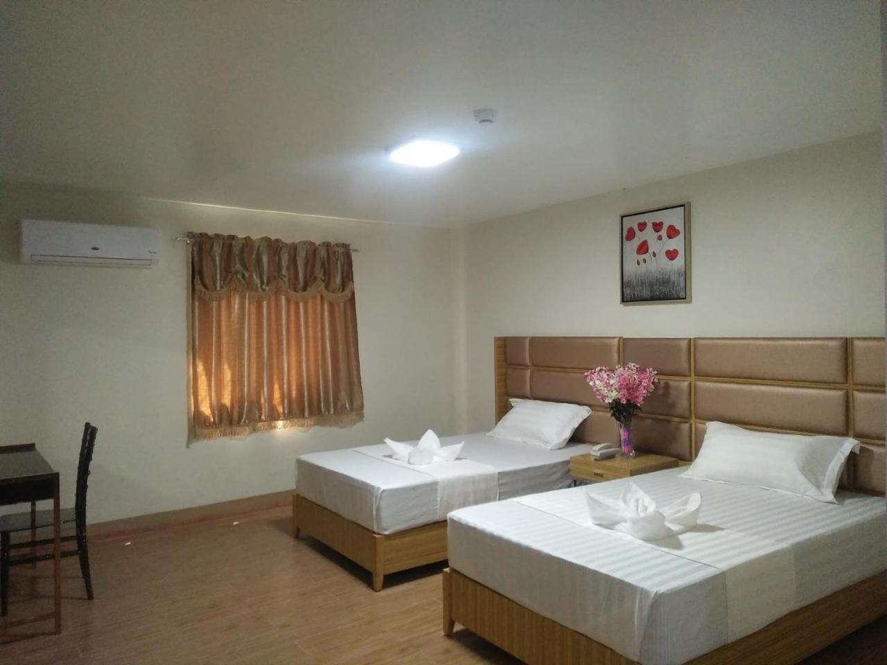 Meaco Royal Hotel - Batangas City Buitenkant foto