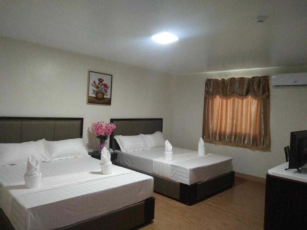 Meaco Royal Hotel - Batangas City Buitenkant foto