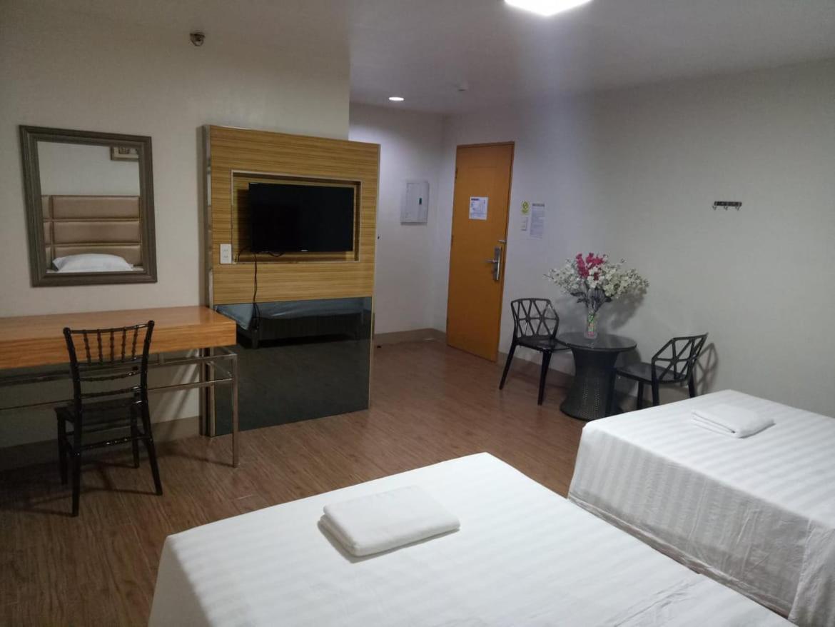 Meaco Royal Hotel - Batangas City Buitenkant foto