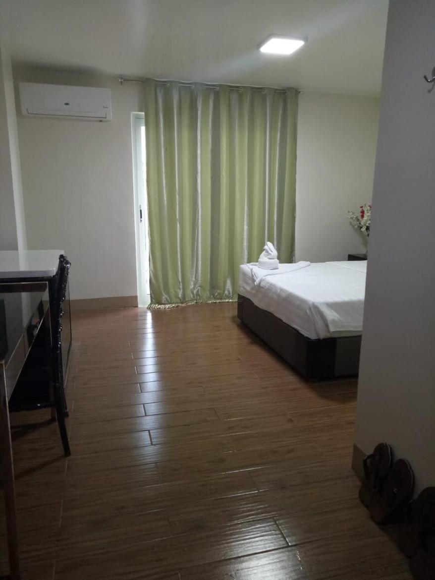 Meaco Royal Hotel - Batangas City Buitenkant foto