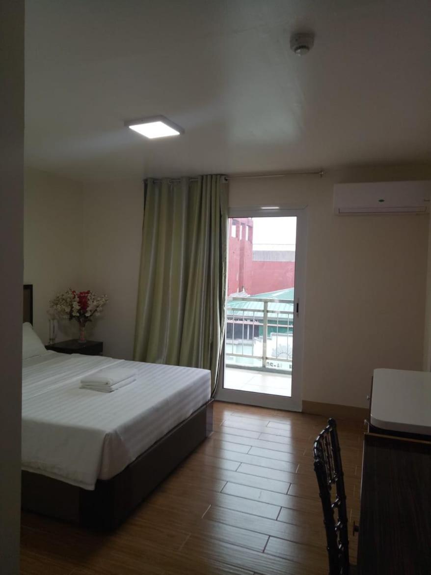 Meaco Royal Hotel - Batangas City Buitenkant foto