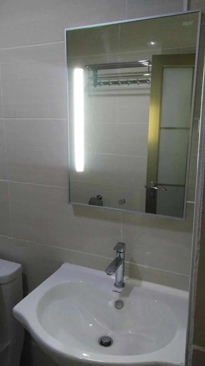 Meaco Royal Hotel - Batangas City Buitenkant foto