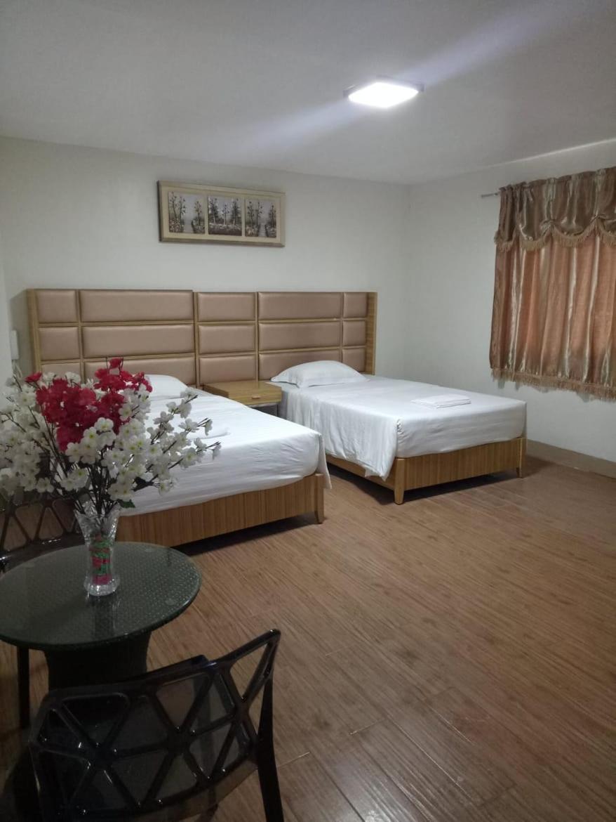 Meaco Royal Hotel - Batangas City Buitenkant foto