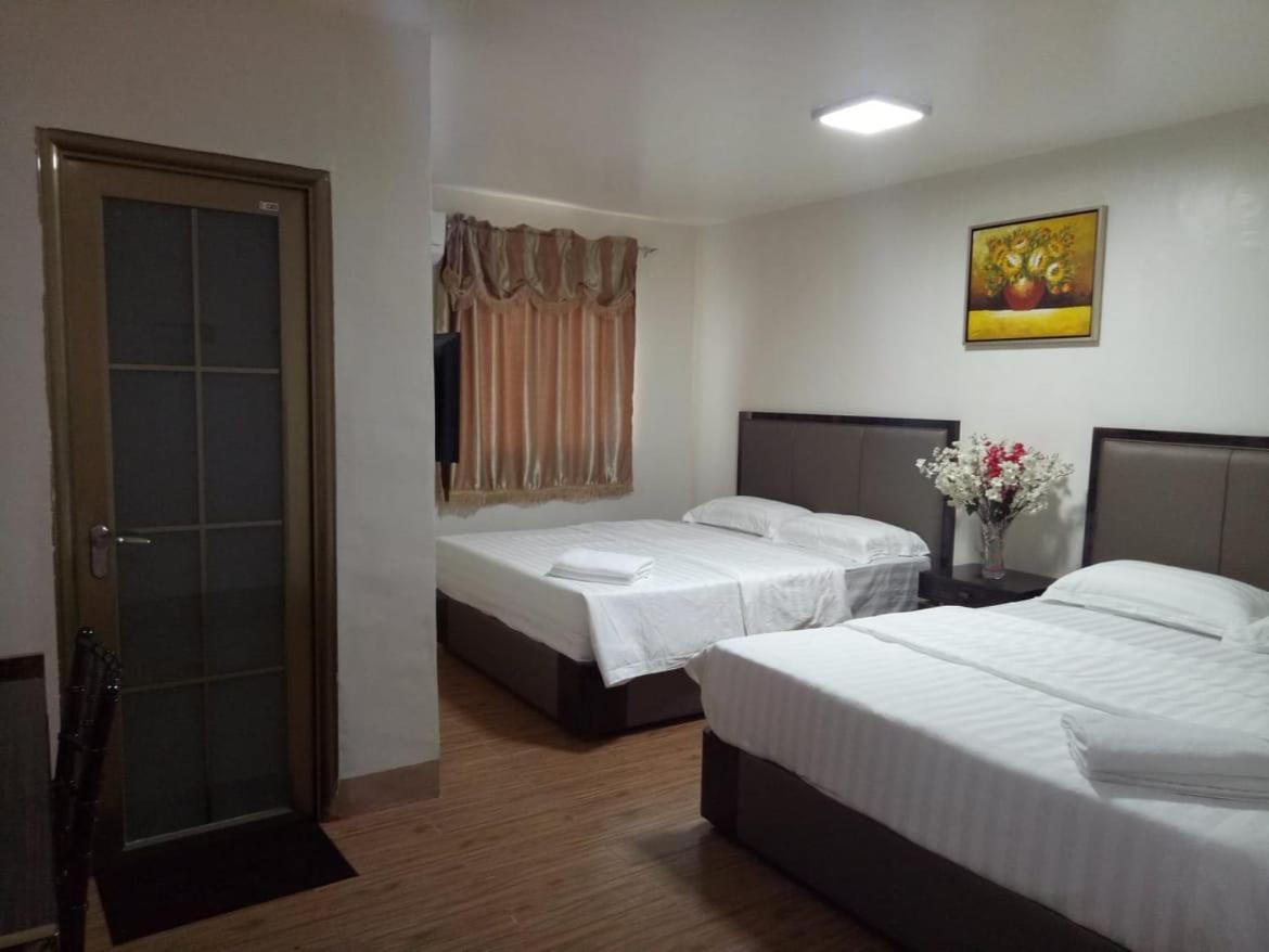 Meaco Royal Hotel - Batangas City Buitenkant foto