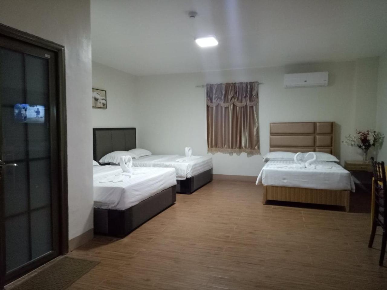 Meaco Royal Hotel - Batangas City Buitenkant foto