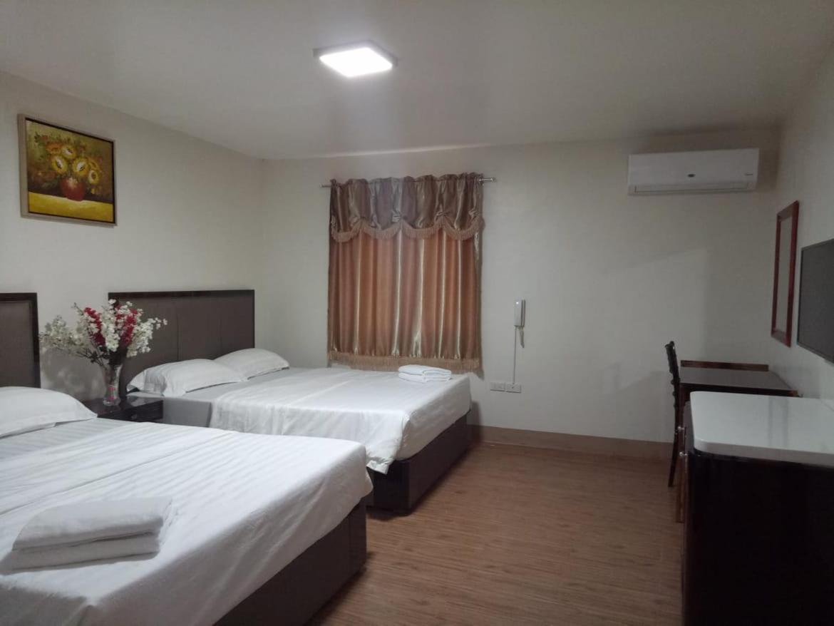 Meaco Royal Hotel - Batangas City Buitenkant foto