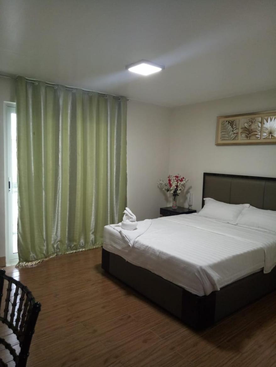 Meaco Royal Hotel - Batangas City Buitenkant foto