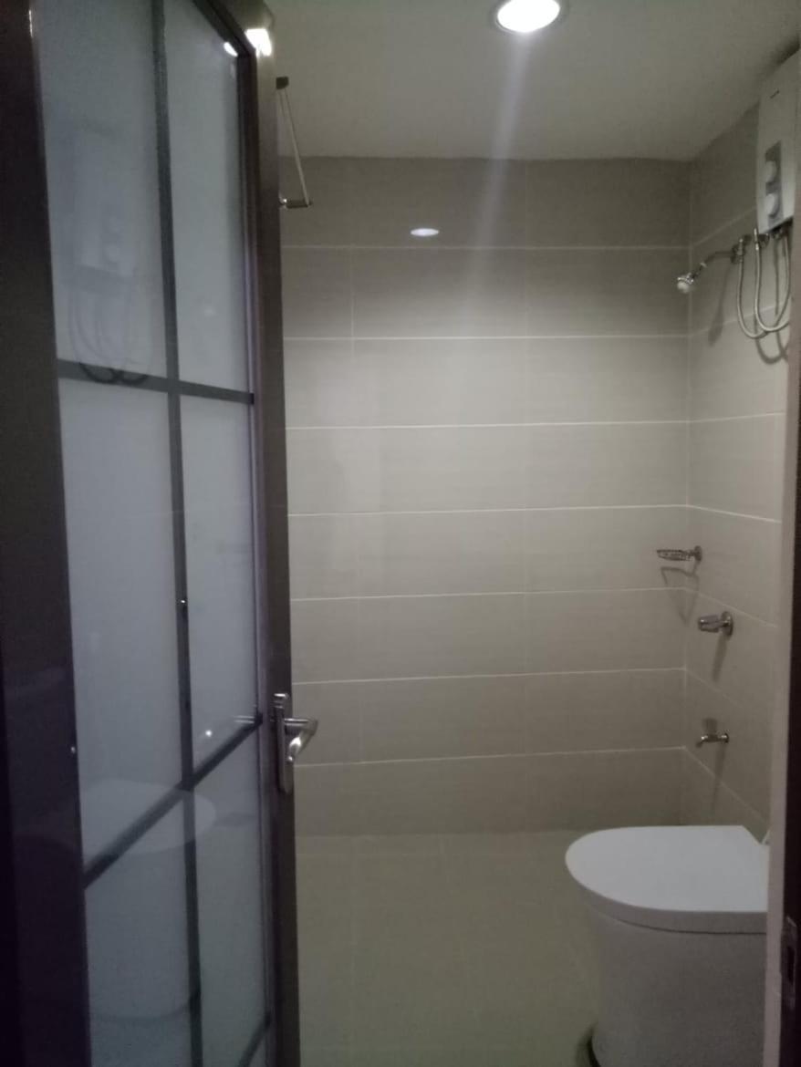 Meaco Royal Hotel - Batangas City Buitenkant foto